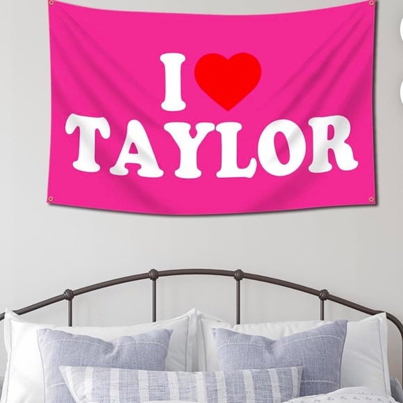 TAYLOR SWIFT I LOVE TAYLOR SWIFTIE ERA BANNER TAPESTRY ROOM WALL DECOR - Picture 2 of 4